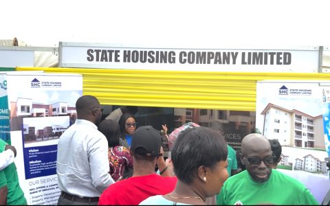 State Housing Company Draws Crowds at 2025 Civil Service Week